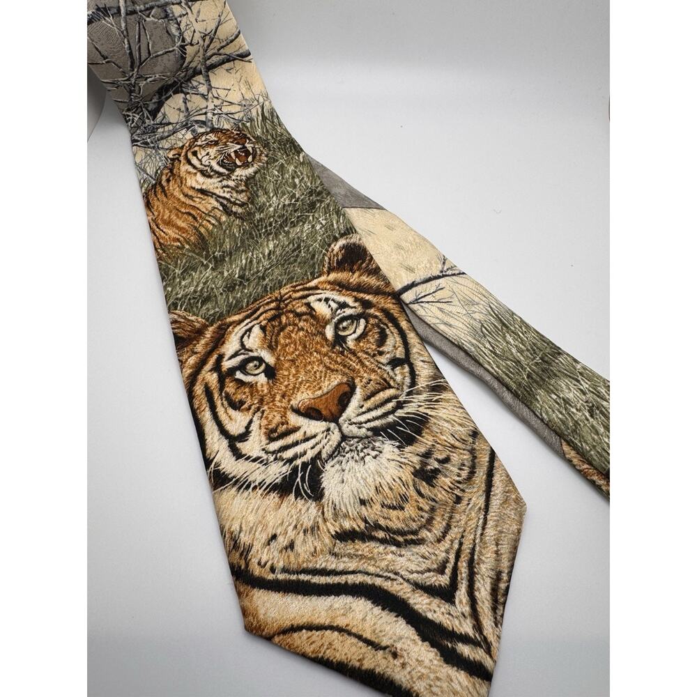 Endangered Species Silk Tie Siberian Tiger Made in USA Vintage Wildlife Graphic